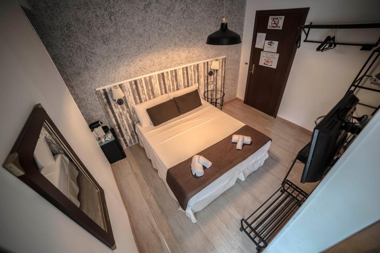 Galleria Frascati Rooms And Apartment Екстер'єр фото