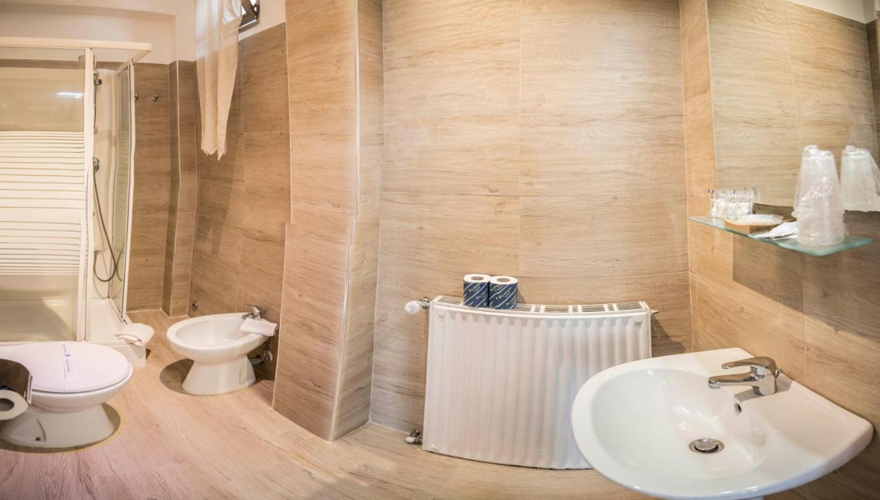 Galleria Frascati Rooms And Apartment Екстер'єр фото
