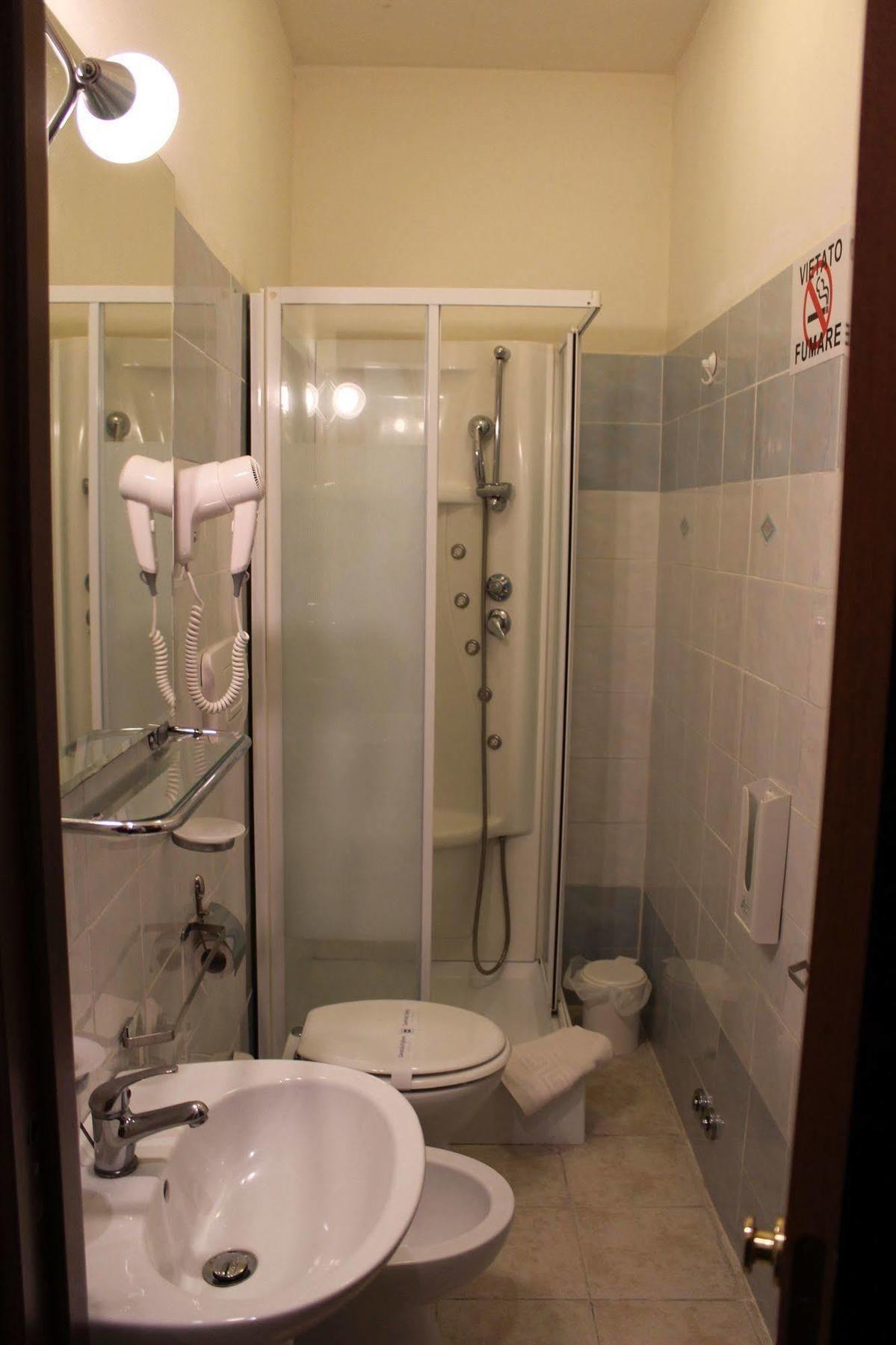 Galleria Frascati Rooms And Apartment Екстер'єр фото