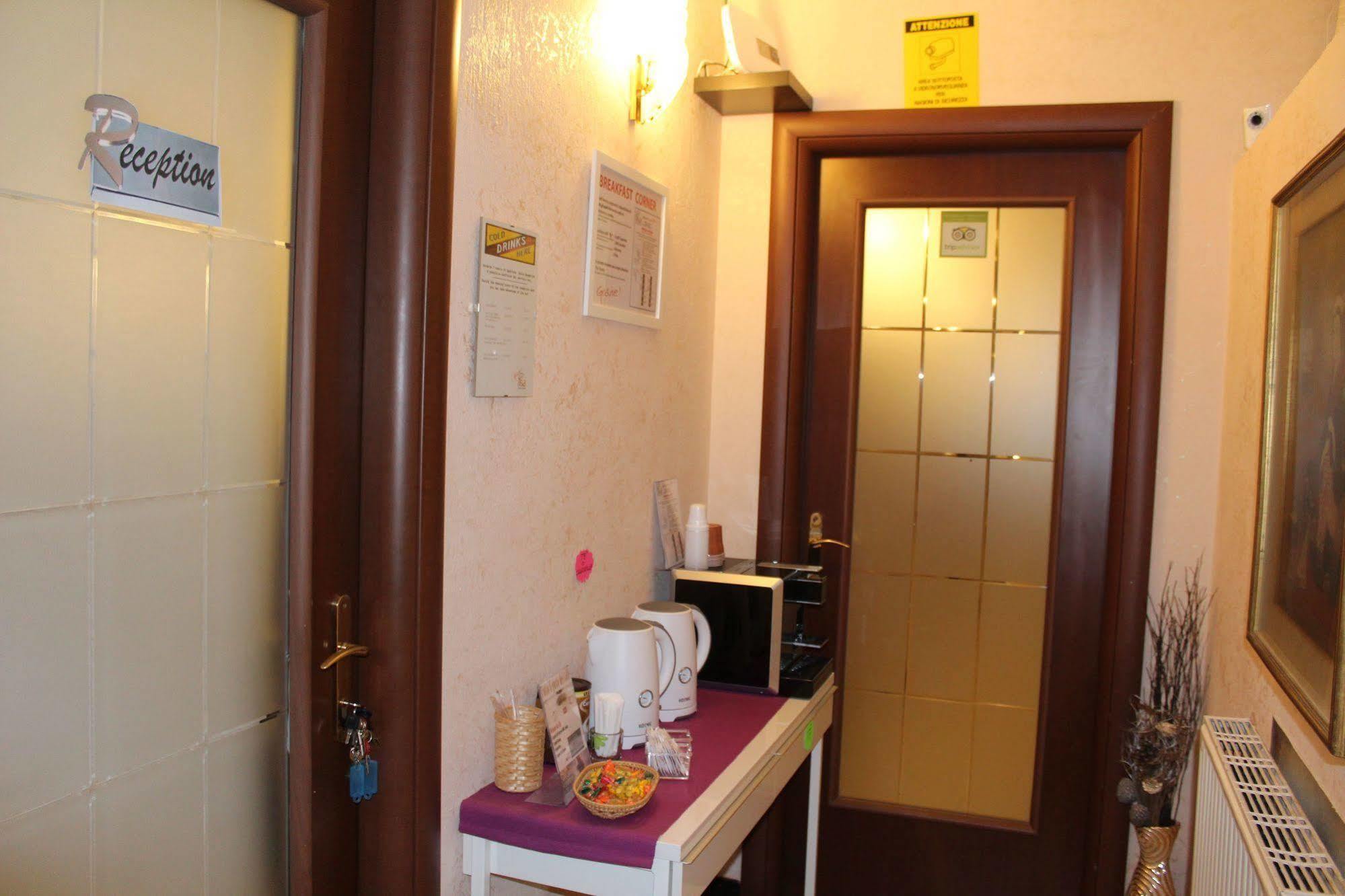 Galleria Frascati Rooms And Apartment Екстер'єр фото