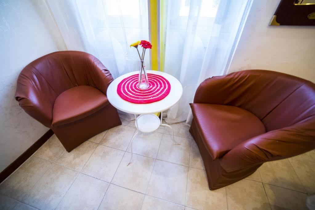 Galleria Frascati Rooms And Apartment Екстер'єр фото